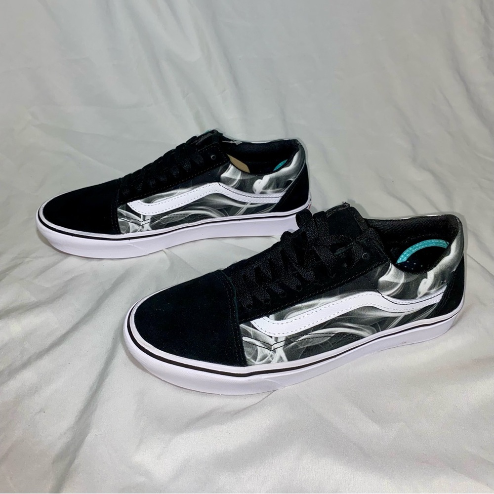 NEW IN BOX VANS Comfy Cush Old Skool Black & White Men’s Size 7.5/Women’s Size 9 - Picture 7 of 11